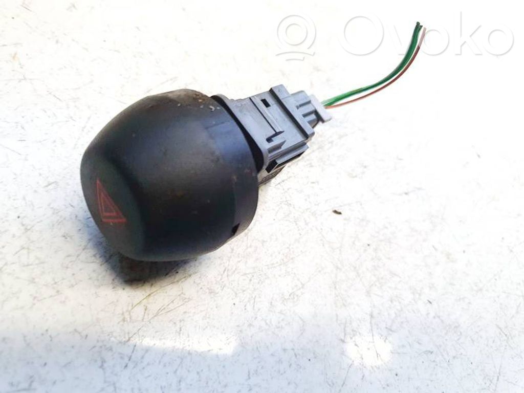 Comutator lumini pericol   15B060,15B060