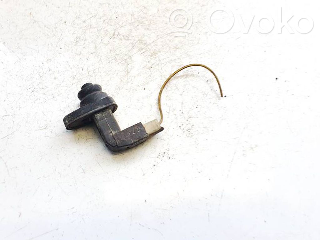 Volkswagen Golf III Etuoven anturi 