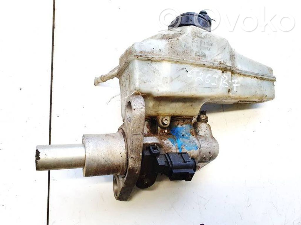Volkswagen PASSAT B6 Główny cylinder hamulca 