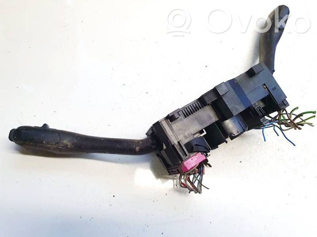Volkswagen Golf IV Leva/interruttore dell’indicatore di direzione e tergicristallo