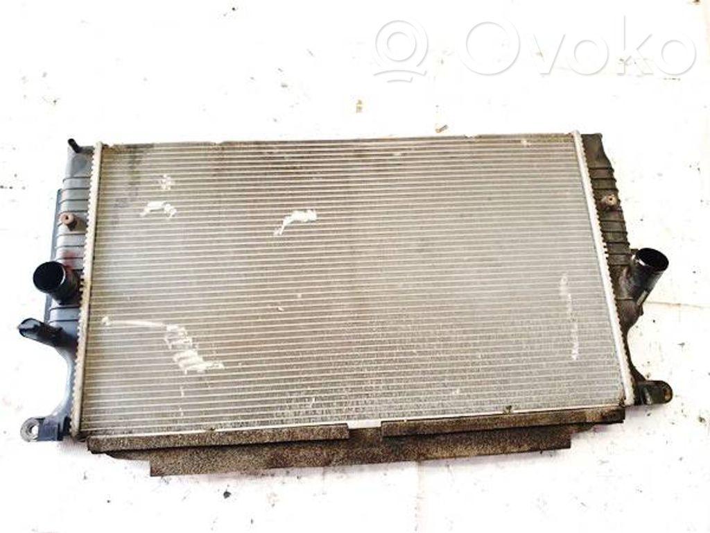 Toyota Avensis T270 Radiator lichid răcire 