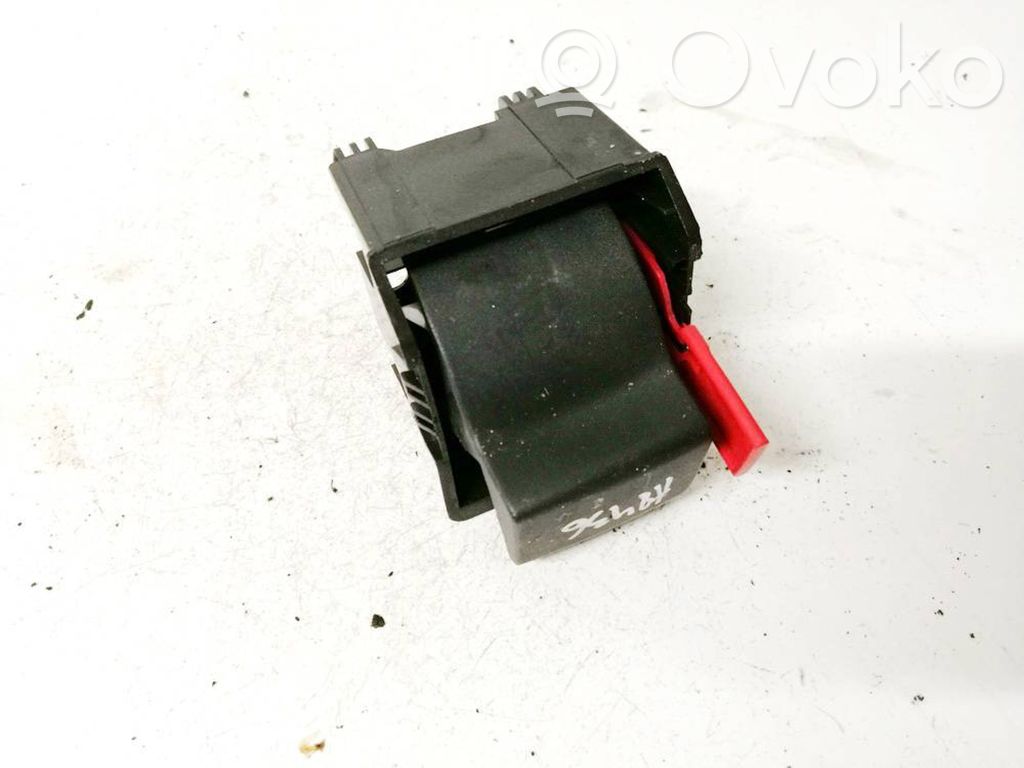 Opel Corsa D Zatrzask blokady oparcia fotela 