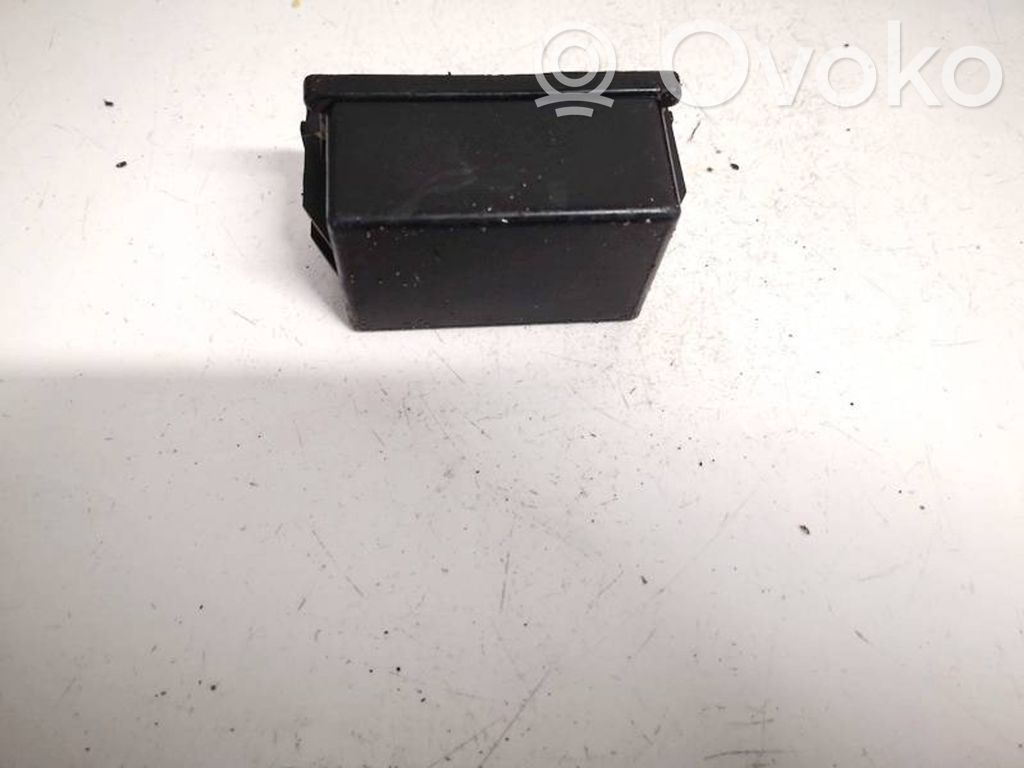 Dangtelis saugiklių dėžės   E434E,E434E,E1826C,E434E,E434E
