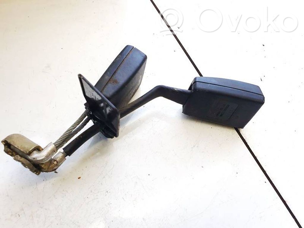 Audi A4 S4 B5 8D Gurtschloss hinten Mitte 