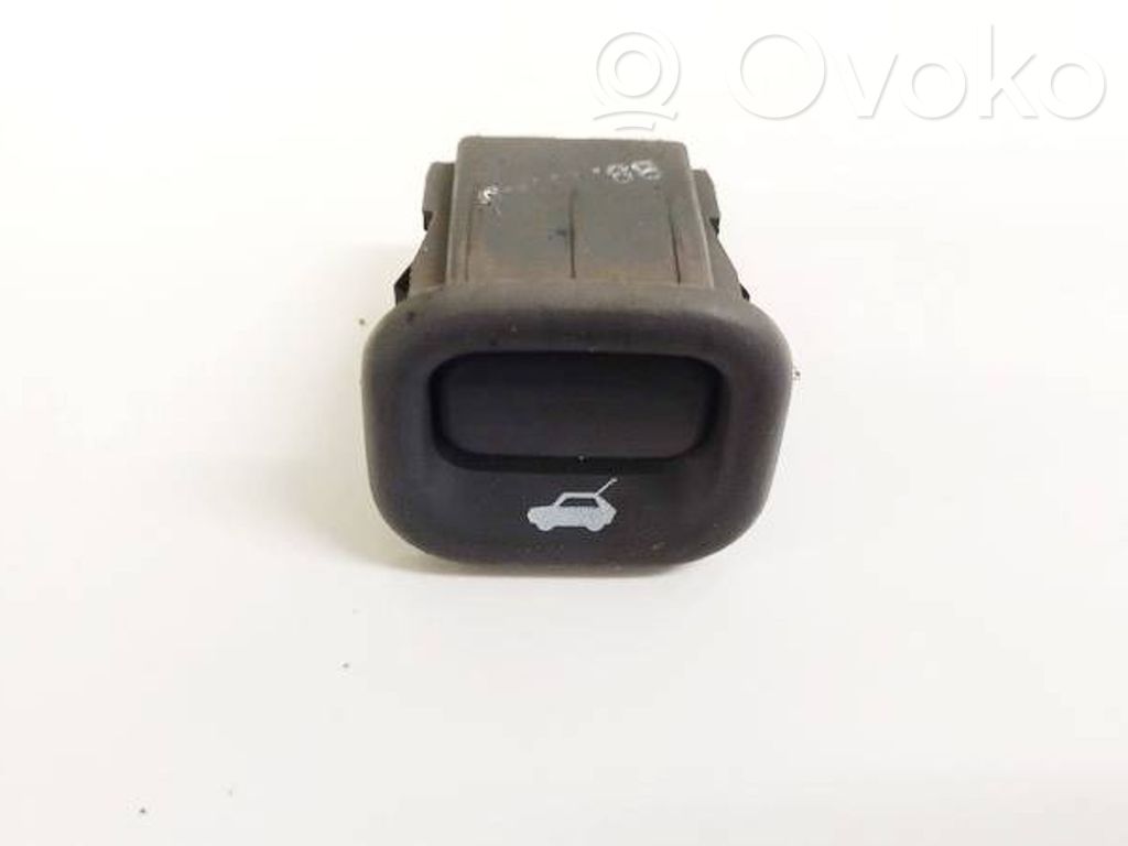 Tailgate opening switch   M8525,M8525