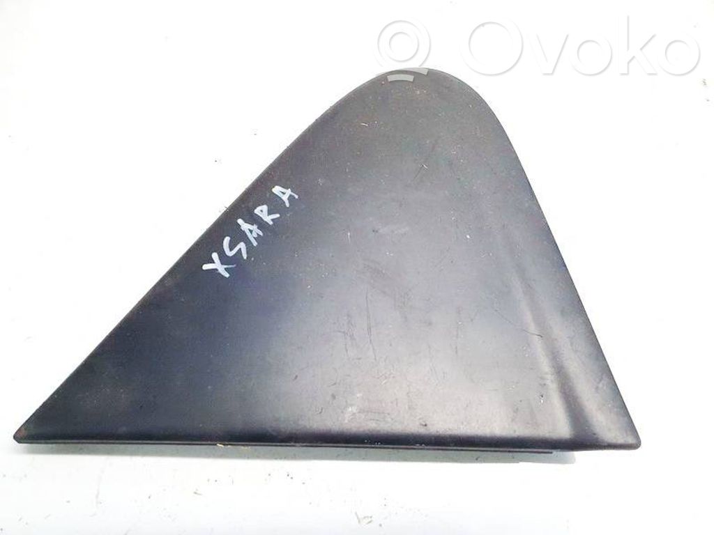 Citroen Xsara Kita salono detalė 