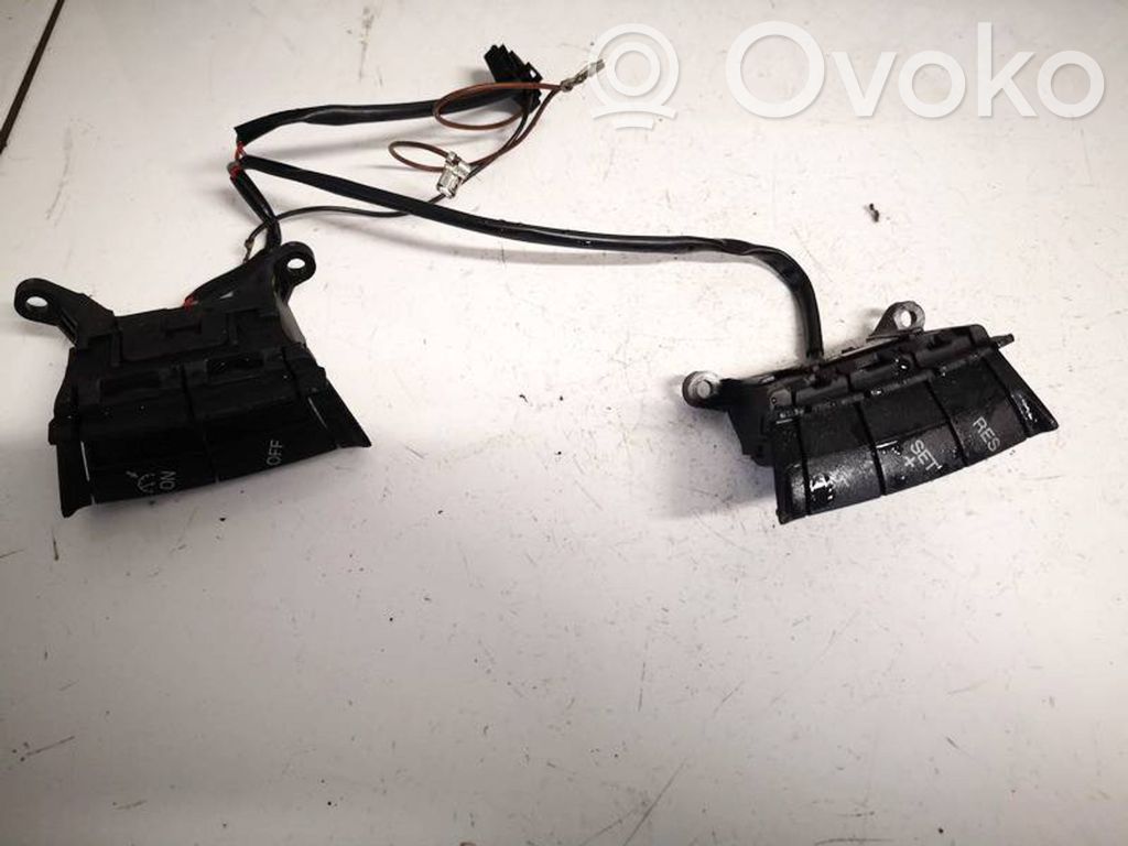 Ford Kuga I Boutons / interrupteurs volant 