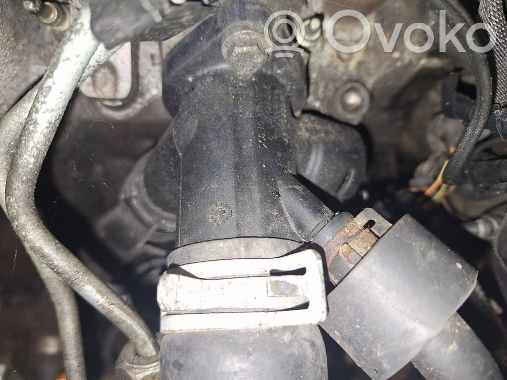 Volkswagen PASSAT B4 Conductă/furtun lichid de răcire motor
