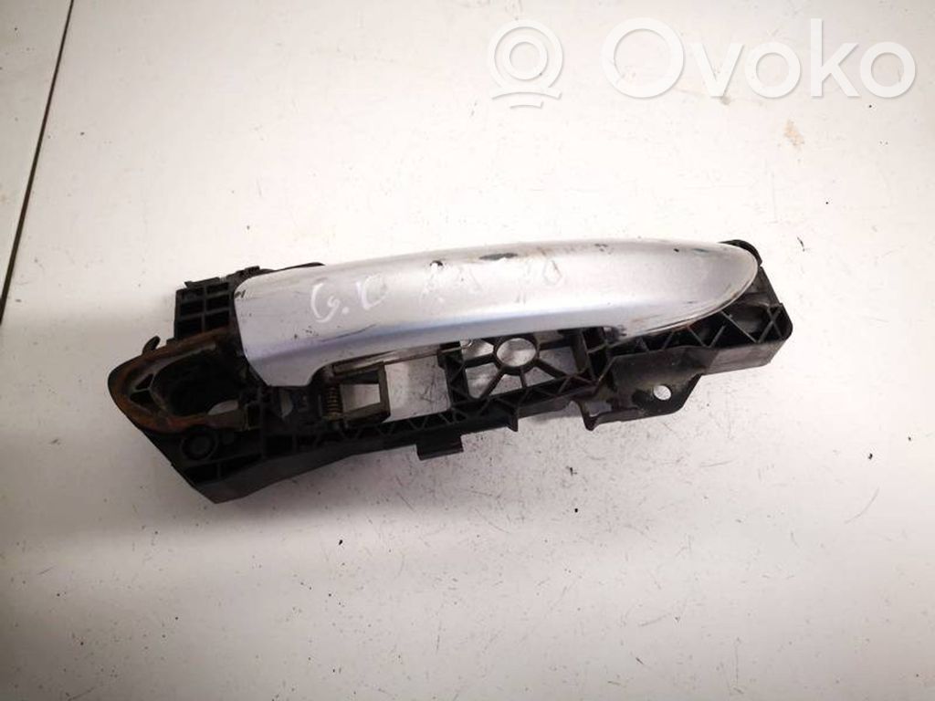 Volkswagen PASSAT B6 Manecilla externa puerta delantera 