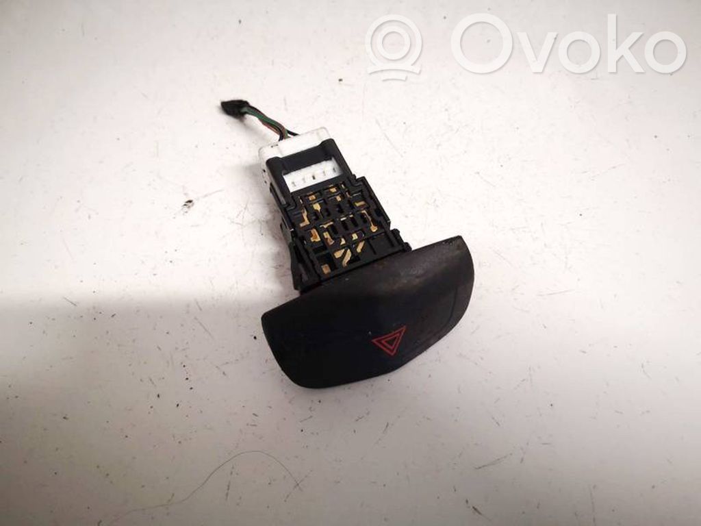 Botón interruptor de luz de peligro   NILES06016,NILES06016