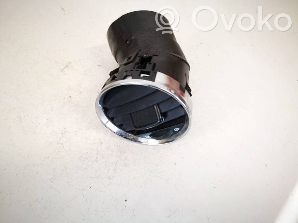 Peugeot 3008 I Rejilla de ventilación central del panel 
