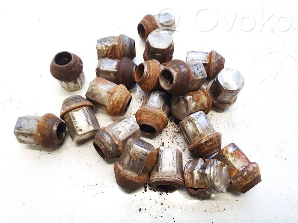 Tuercas/tornillos