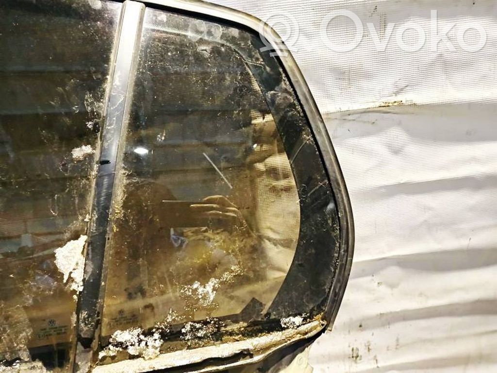 Volkswagen Golf V Geam aerisire ușă spate