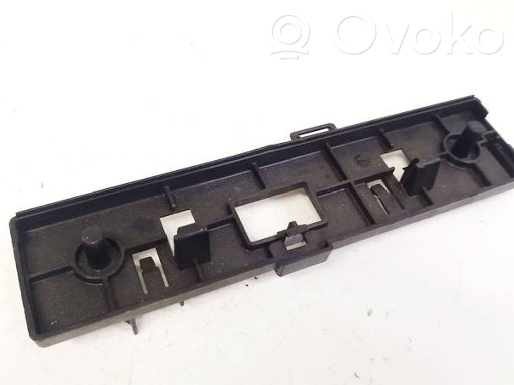 BMW 3 E46 Tapa de caja de fusibles 