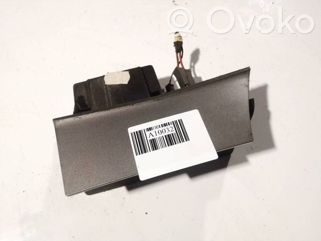 Opel Astra H Aschenbecher 