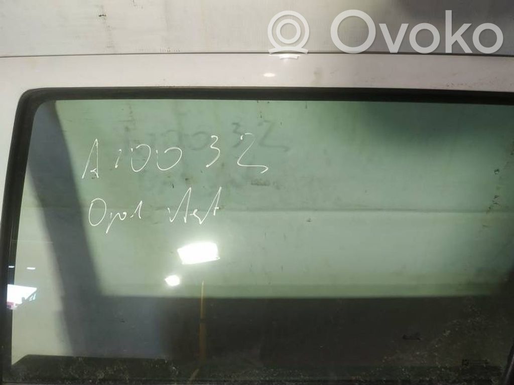 Opel Astra H Vitre de fenêtre porte arrière
