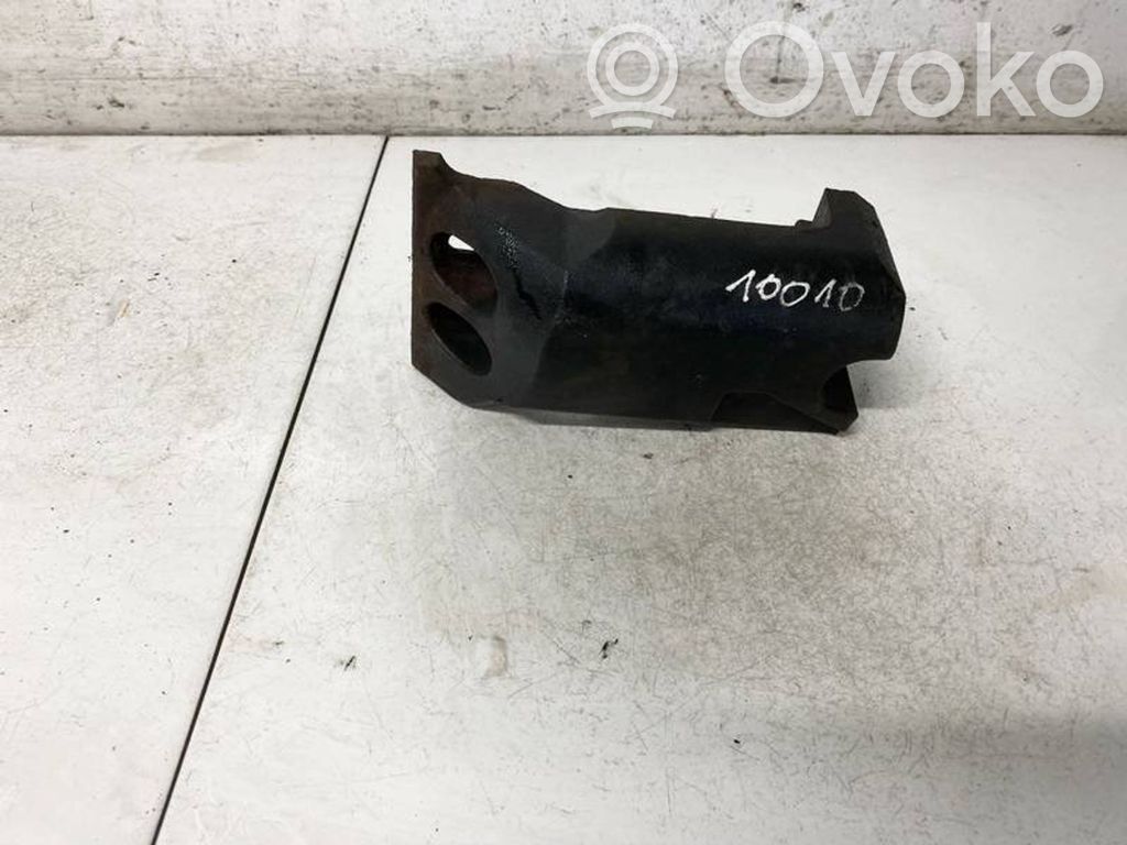 Peugeot 807 Engine mounting bracket 