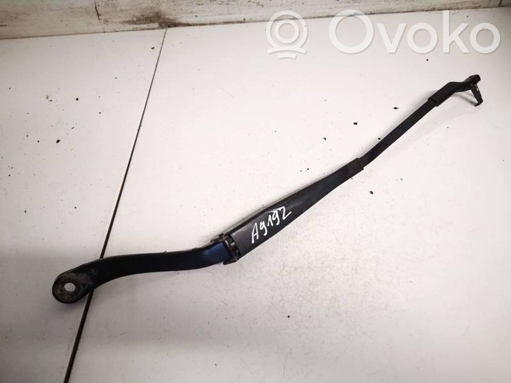 Mercedes-Benz C AMG W204 Braccio della spazzola tergicristallo anteriore