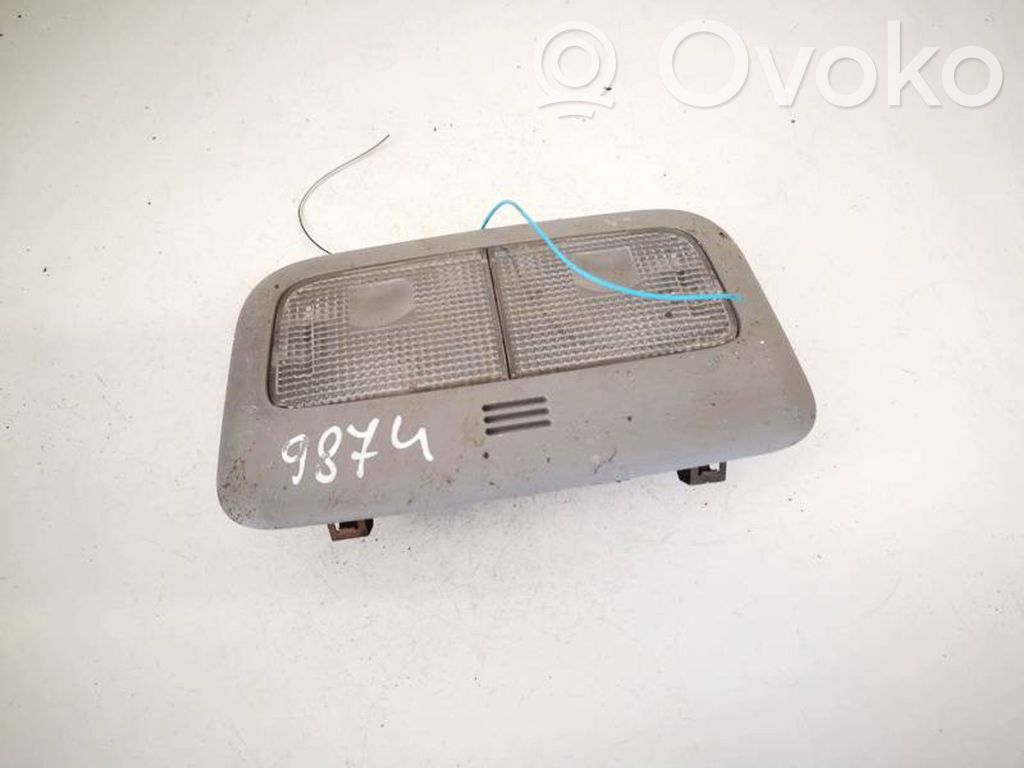 Toyota Yaris Luz del asiento trasero 