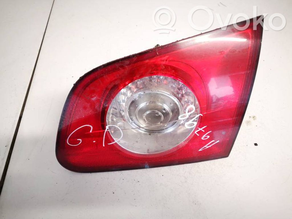 Volkswagen PASSAT B6 Lampy tylnej klapy bagażnika 