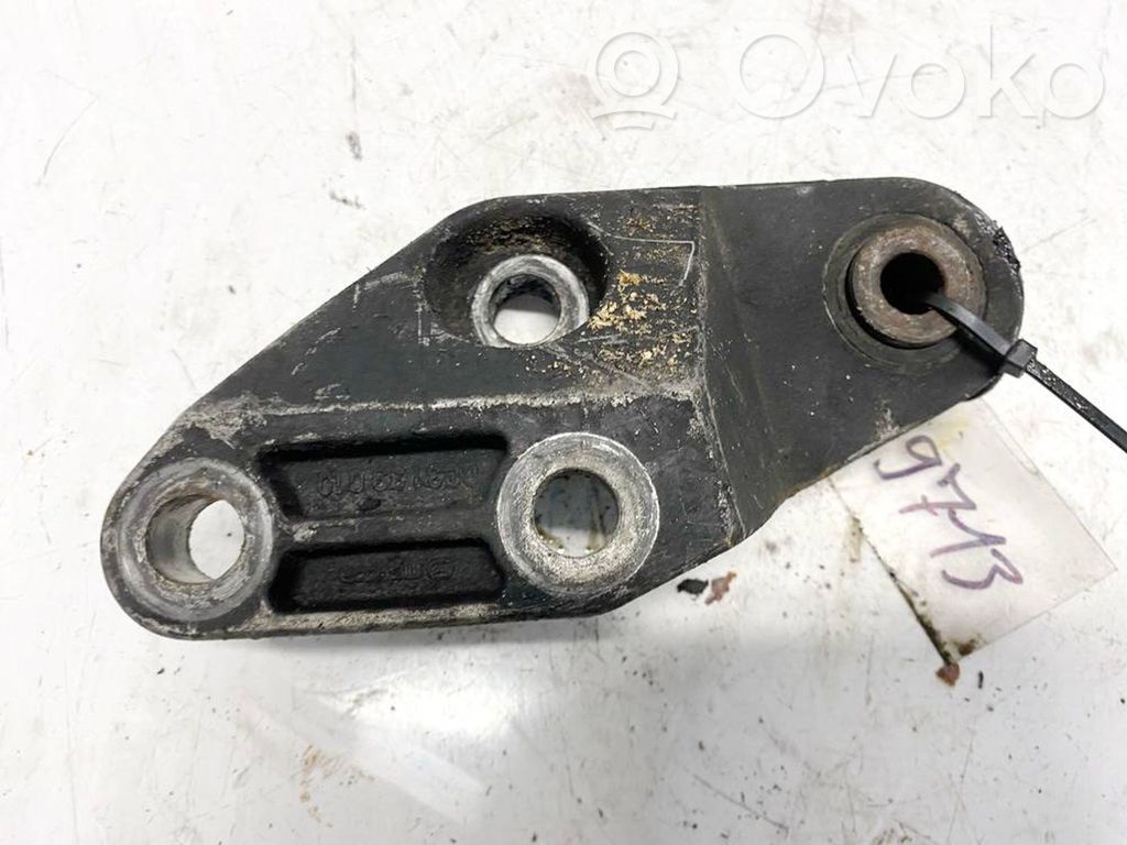 Mazda 5 Engine mounting bracket 