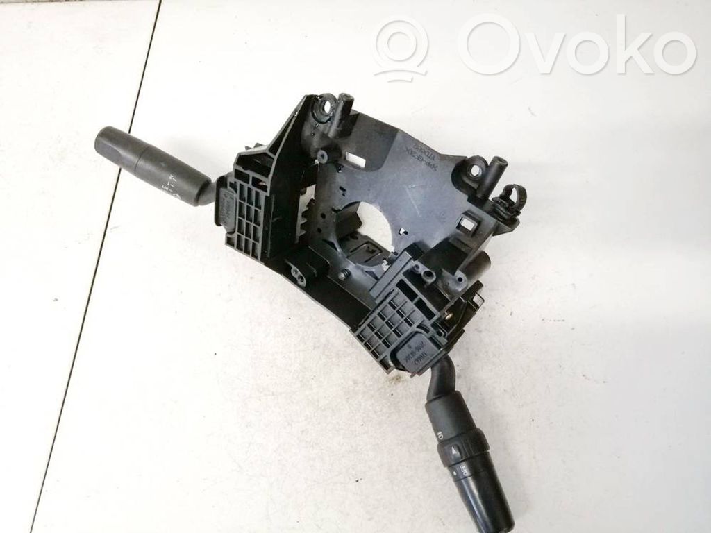 Mazda 3 I Interruptor/palanca de limpiador de luz de giro 