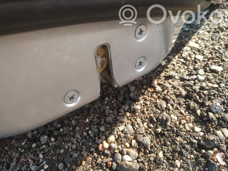 Cerradura de puerta trasera