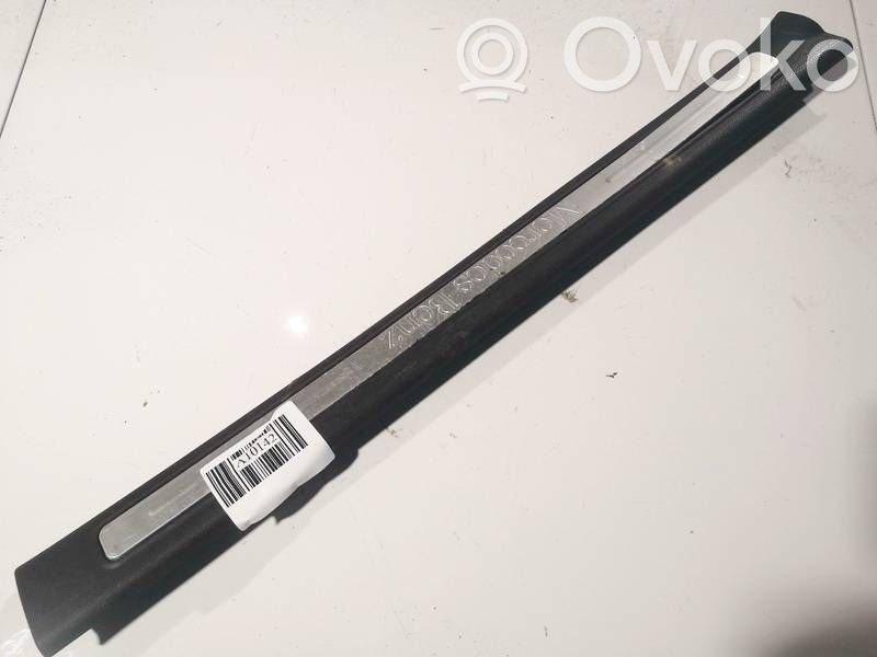 Mercedes-Benz A W169 Garniture marche-pieds avant 