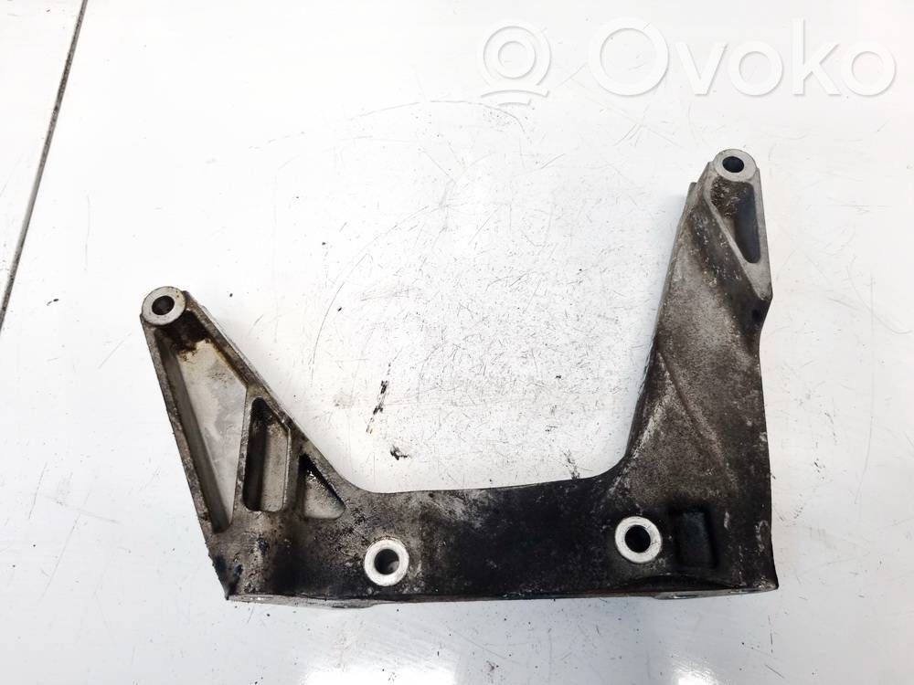 Rover 75 Engine mounting bracket 