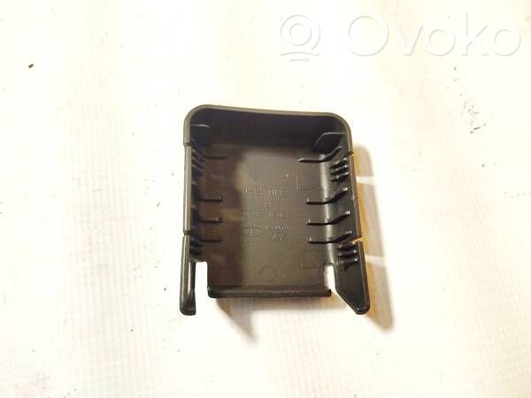 Alte piese de interior   890512B000,890512B000