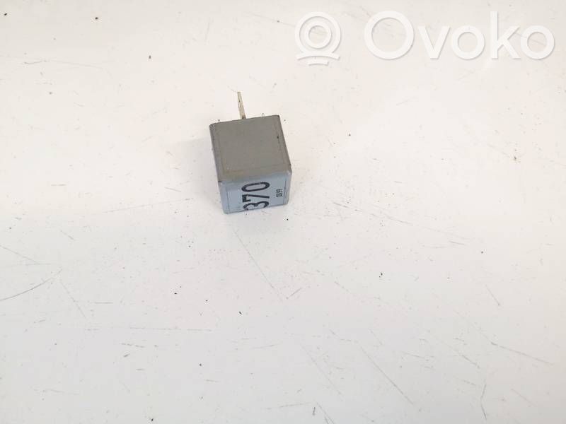Audi A4 S4 B5 8D Autres relais