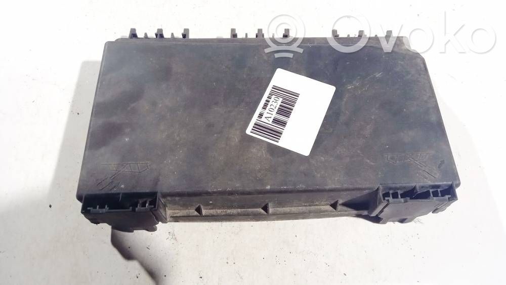 Opel Zafira B Capac cutie siguranțe 