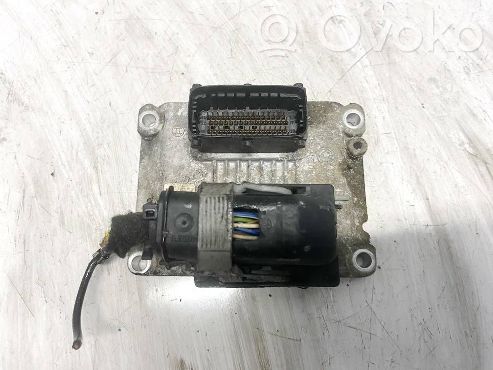 Opel Corsa D Unitate/modul de control motor 
