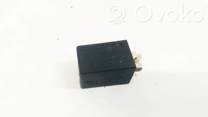 Skoda Praktik (5J8) Autres relais