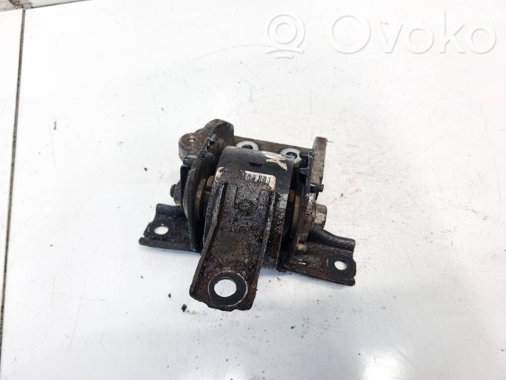 Dodge Caliber Engine mount bracket 
