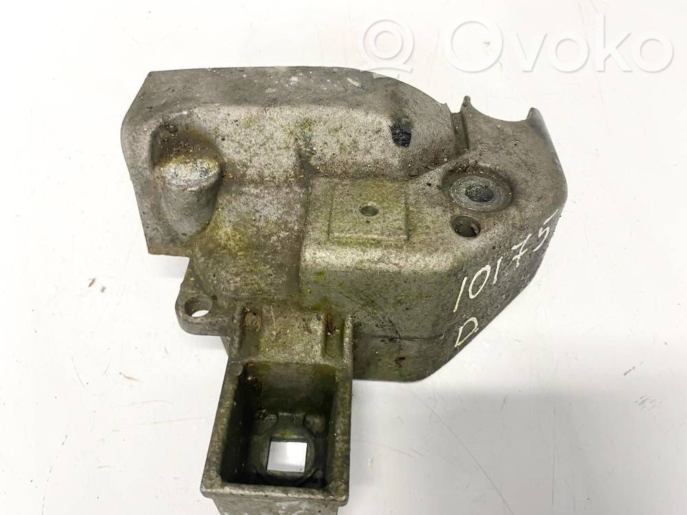 Renault Megane I Engine mounting bracket 