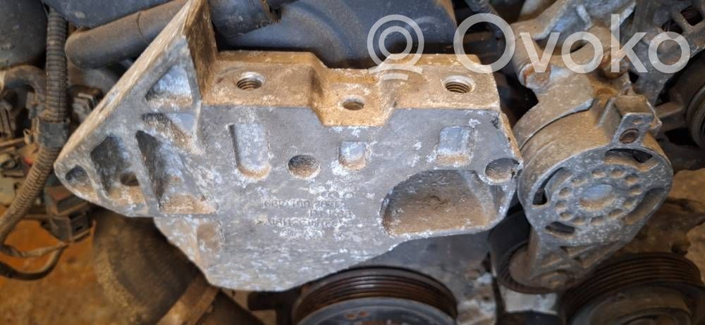 Volkswagen PASSAT B6 Supporto di montaggio del motore (usato) 