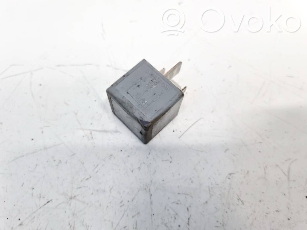 Otros relés   5M5T14B192EA,Y23136J4X62,5M5T14B192EA,Y23136J4X62