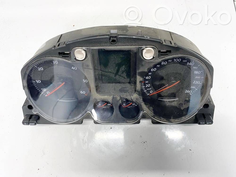 Volkswagen PASSAT B6 Tachimetro (quadro strumenti)
