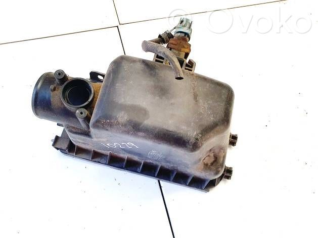 Toyota Yaris Obudowa filtra powietrza 