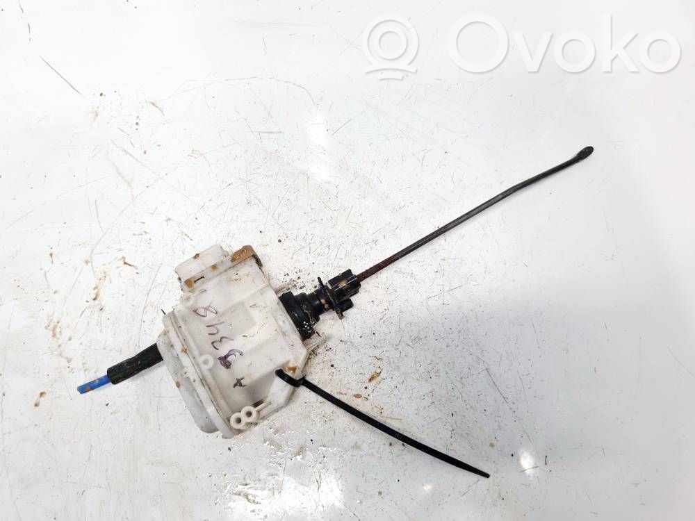 Volkswagen PASSAT B3 Pompă vacuum închidere centralizată