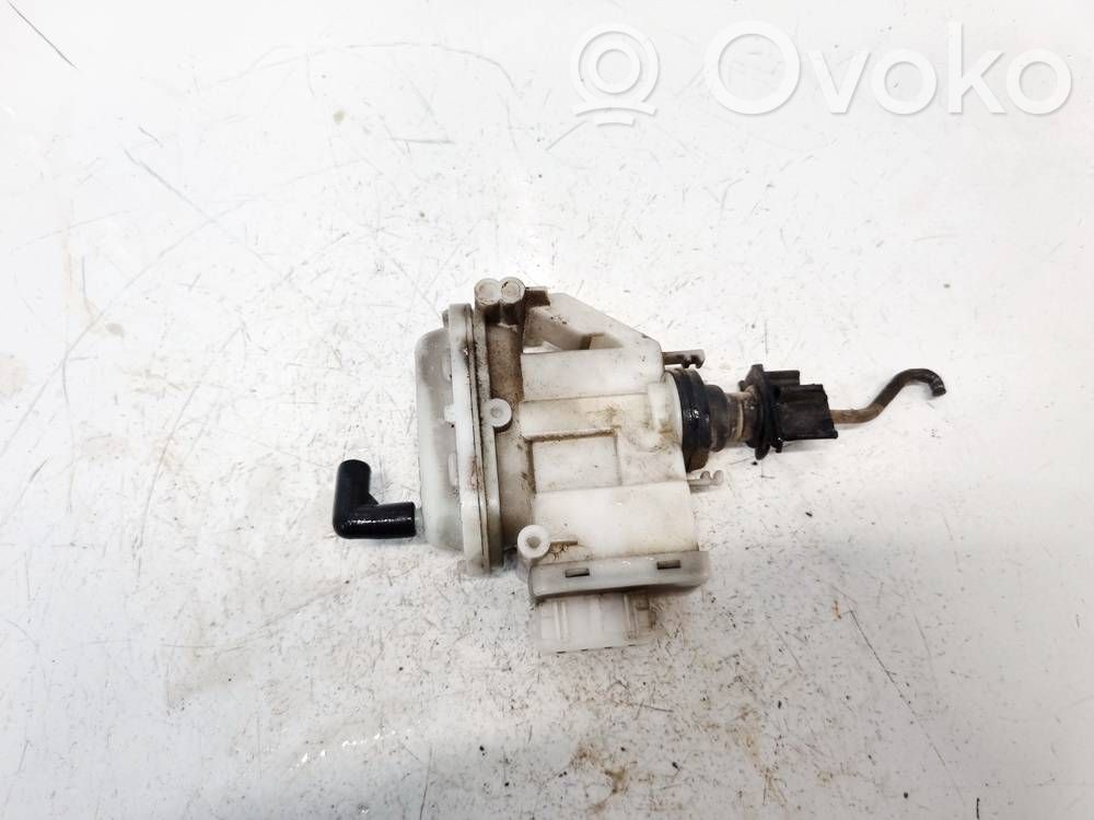 Volkswagen PASSAT B3 Pompă vacuum închidere centralizată