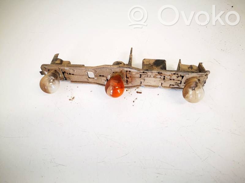 Nissan Micra Porte ampoule de feu arrière