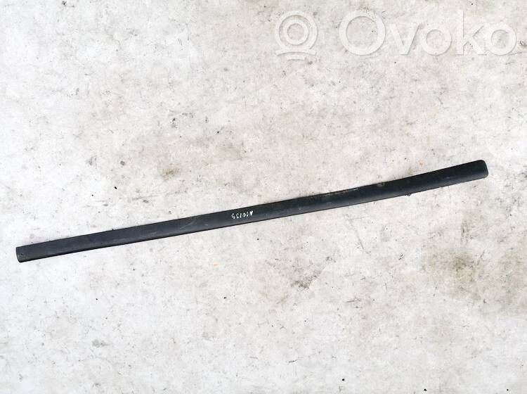 Volkswagen PASSAT B5.5 Listwa drzwi 