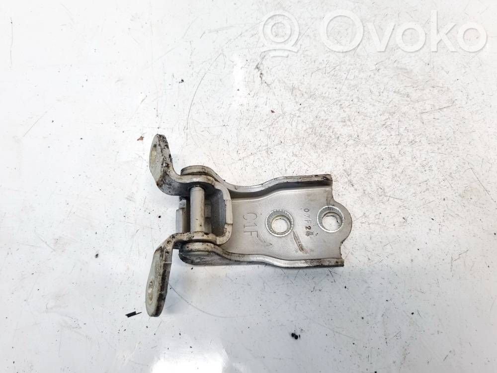Chevrolet Captiva Front door upper hinge 