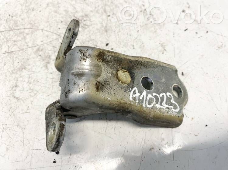 Chevrolet Captiva Front door upper hinge 