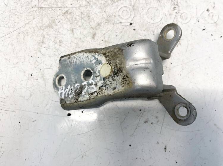 Chevrolet Captiva Front door upper hinge 