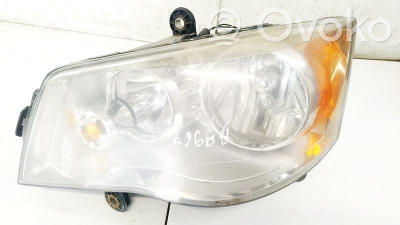 Chrysler Grand Voyager V Lampa przednia 