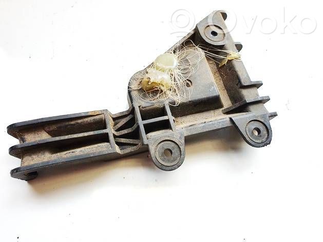 Front bumper mounting bracket   8A0807283,8A0807283