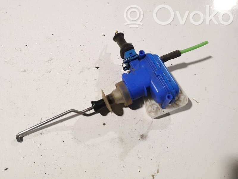 Audi 80 90 S2 B4 Pompa a vuoto chiusura centralizzata 